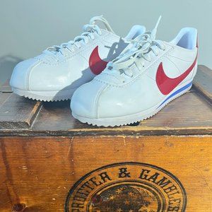 Nike Women's Classic Cortez Leather Running Shoes size 8
